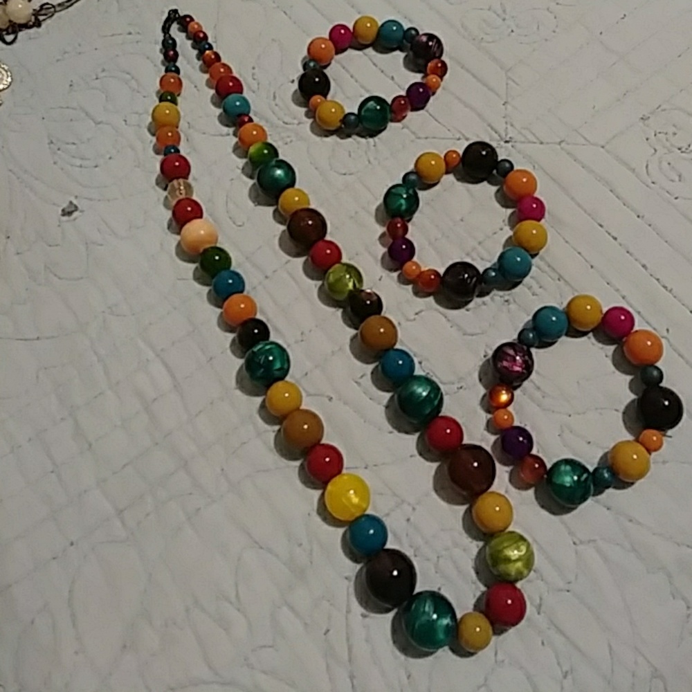 Multicolored set